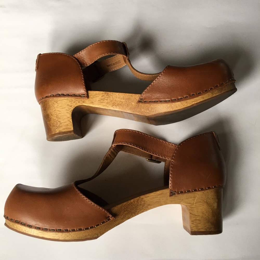 KDB Wooden Clogs